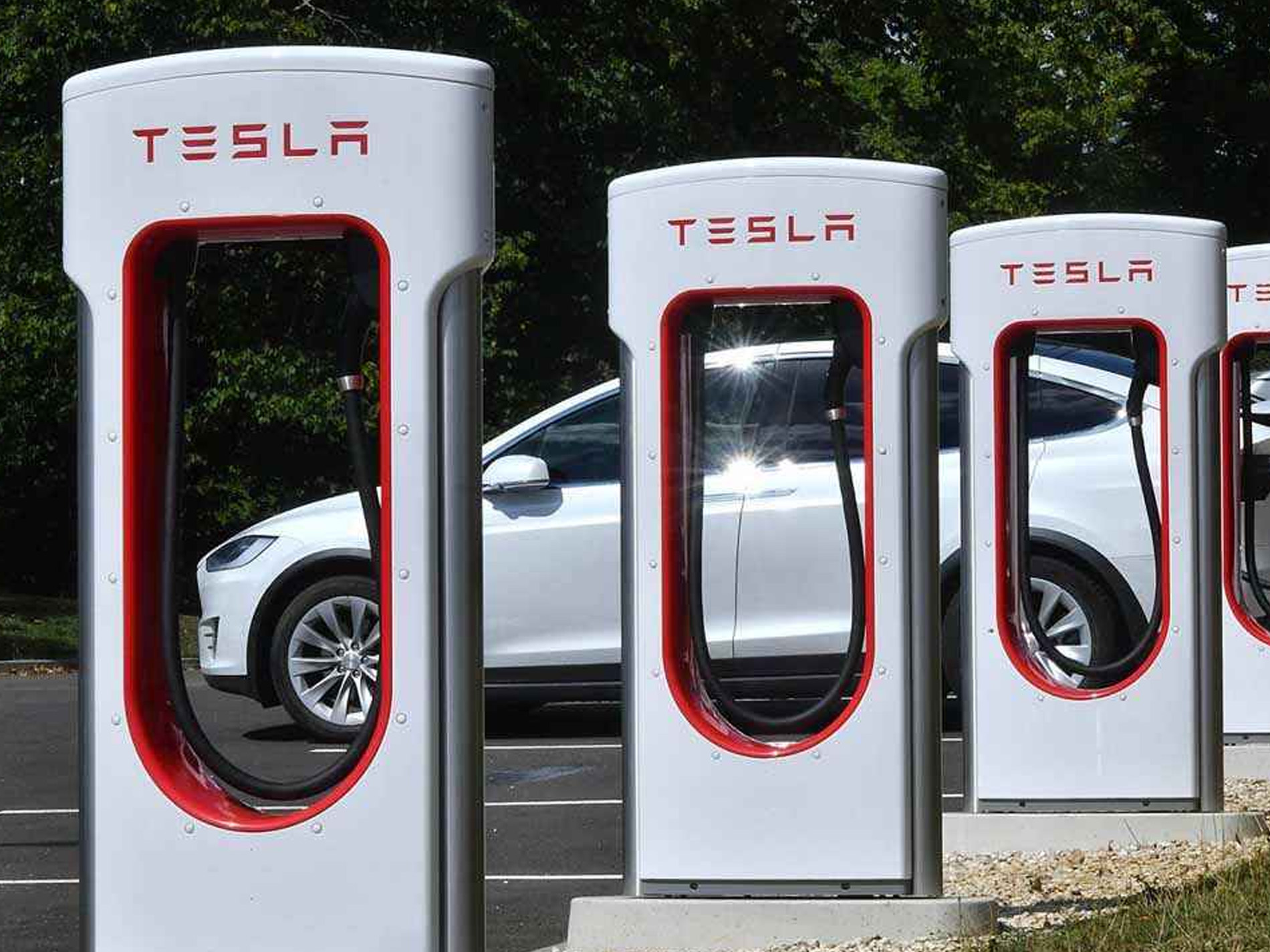 Tesla, Türkiye'de yeni Supercharger şarj istasyonları kurmaya başladı